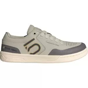 6Putty Grey/Carbon/Charcoal