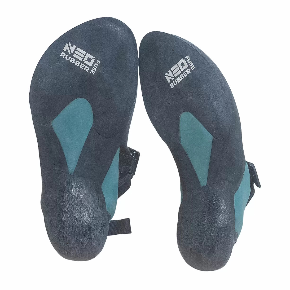 41.0Black/Blue