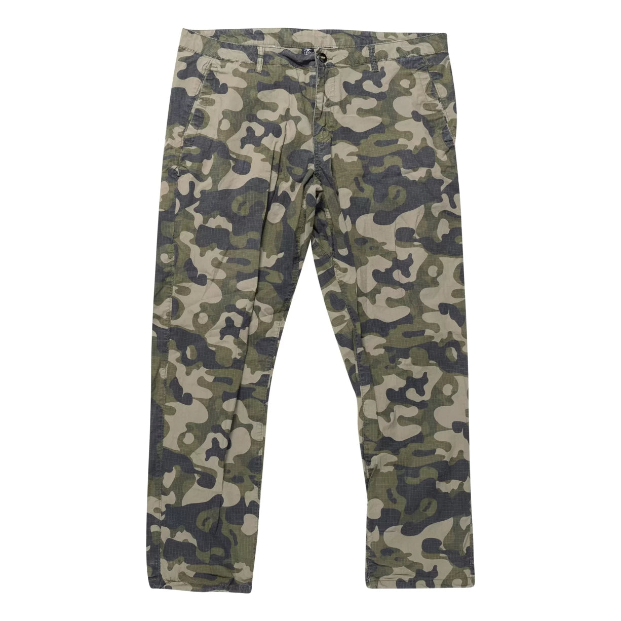 38" x 32"Camo