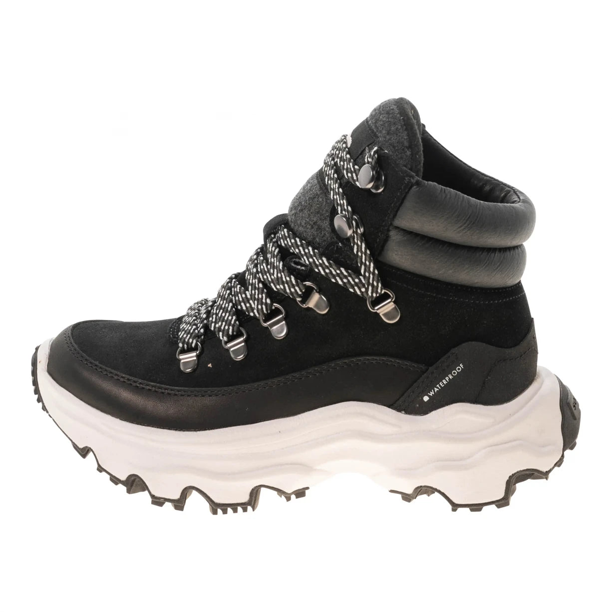 7Black/White