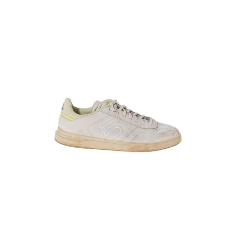 10White