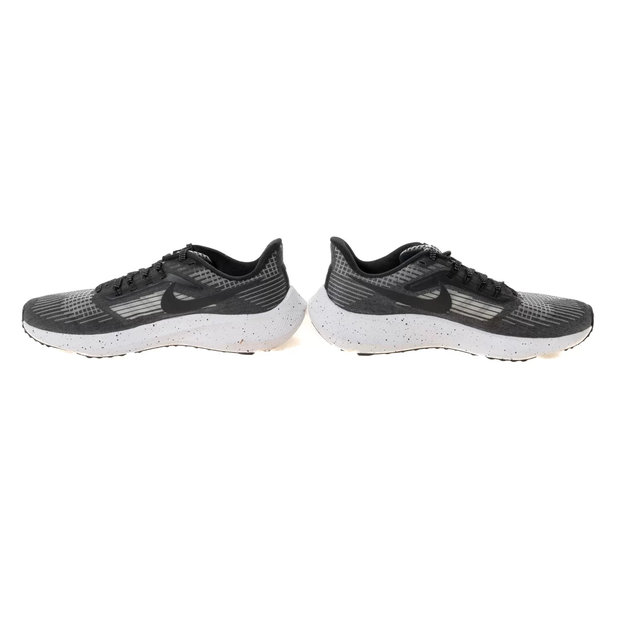 8.5Black/White