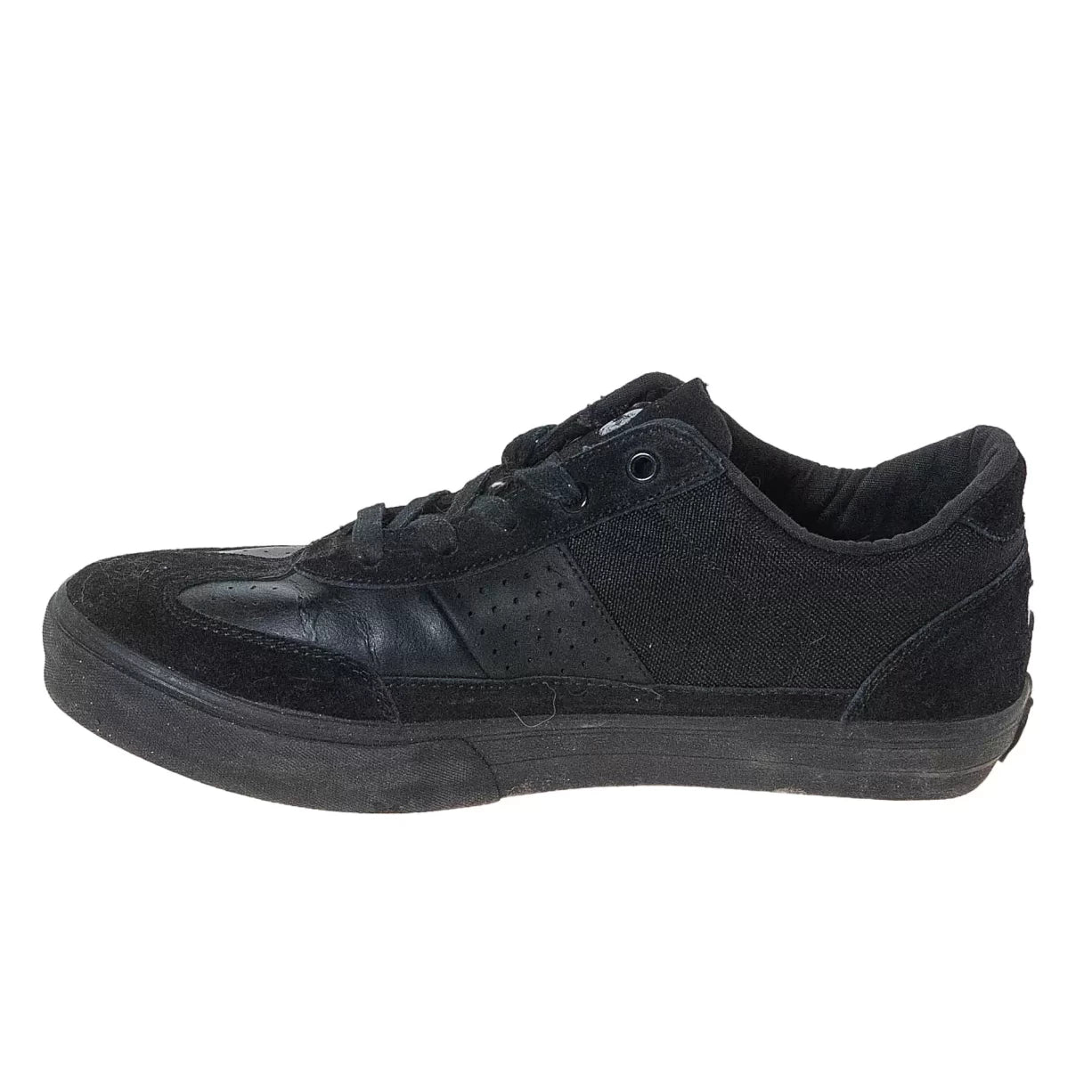 39.0Black