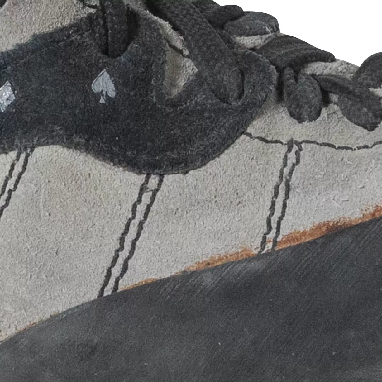 8Black/Gray
