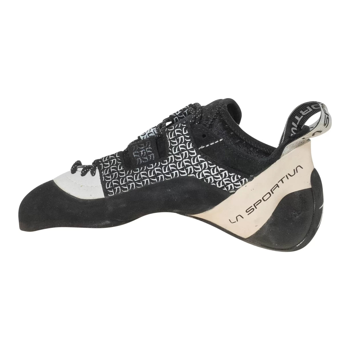 39.0Black/White