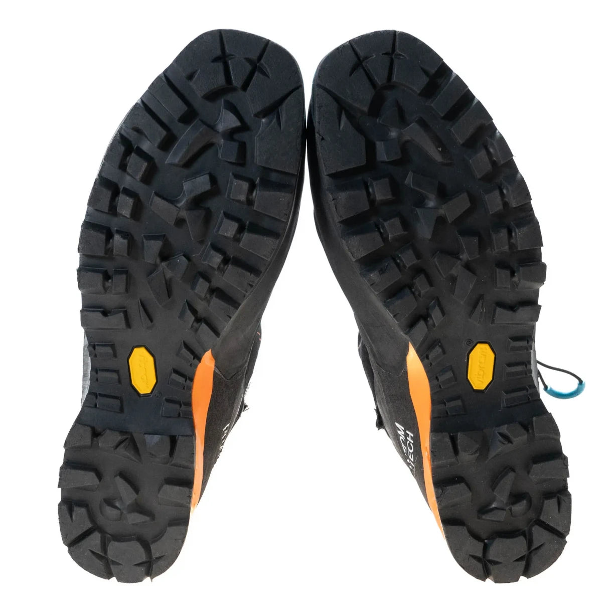 44.0Black/Bright Orange