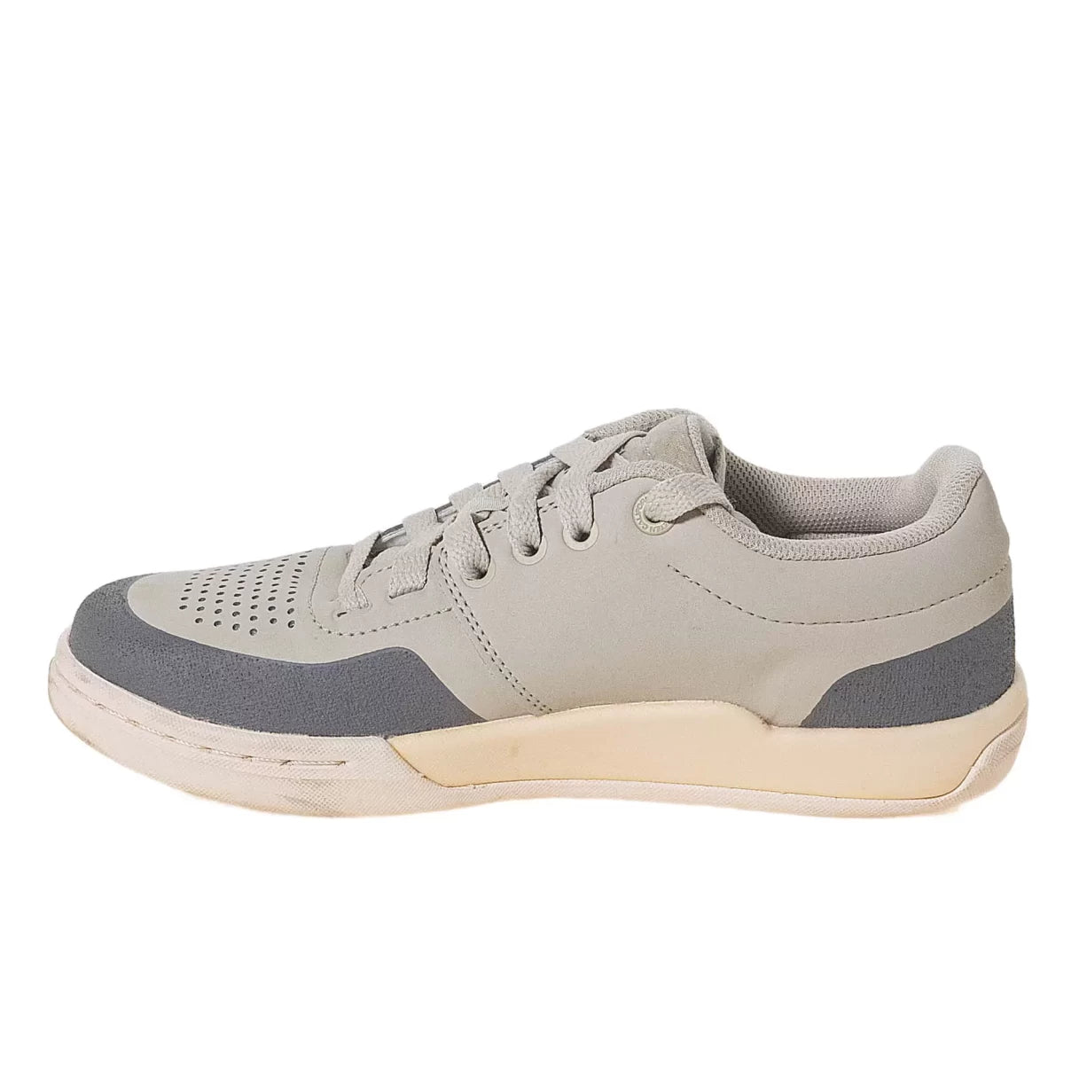 6Light Grey