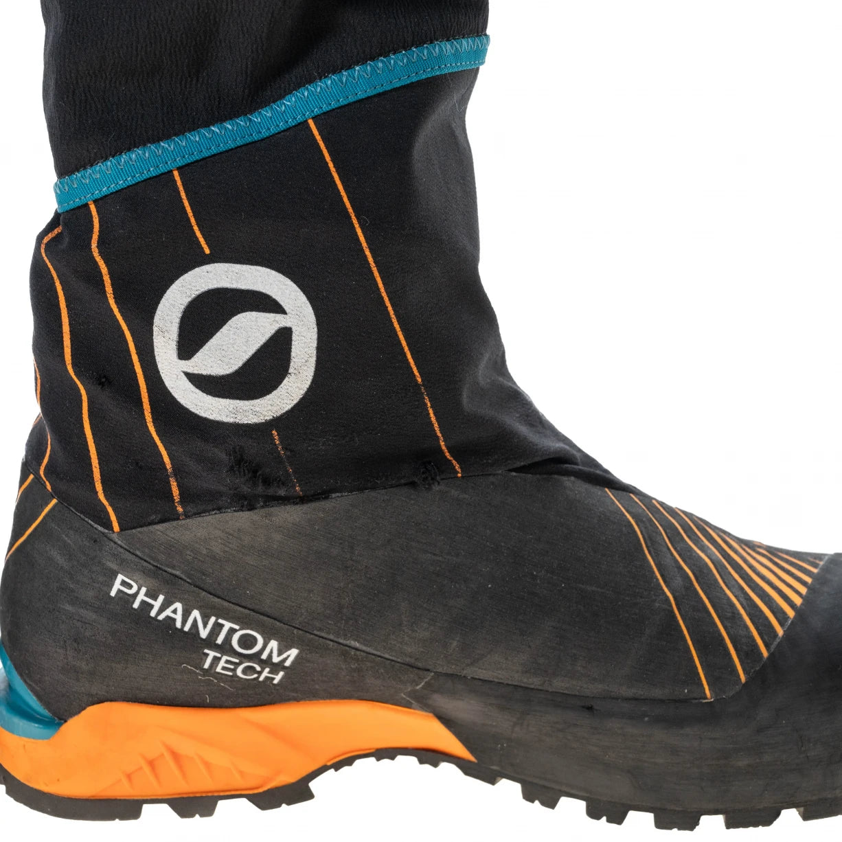 44.0Black/Bright Orange