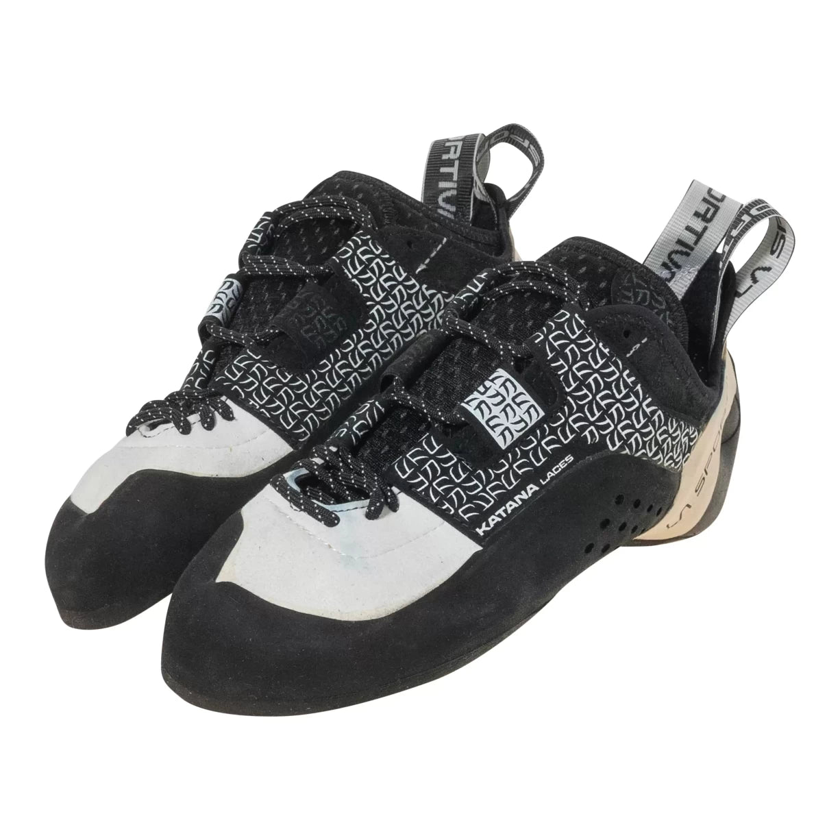 39.0Black/White