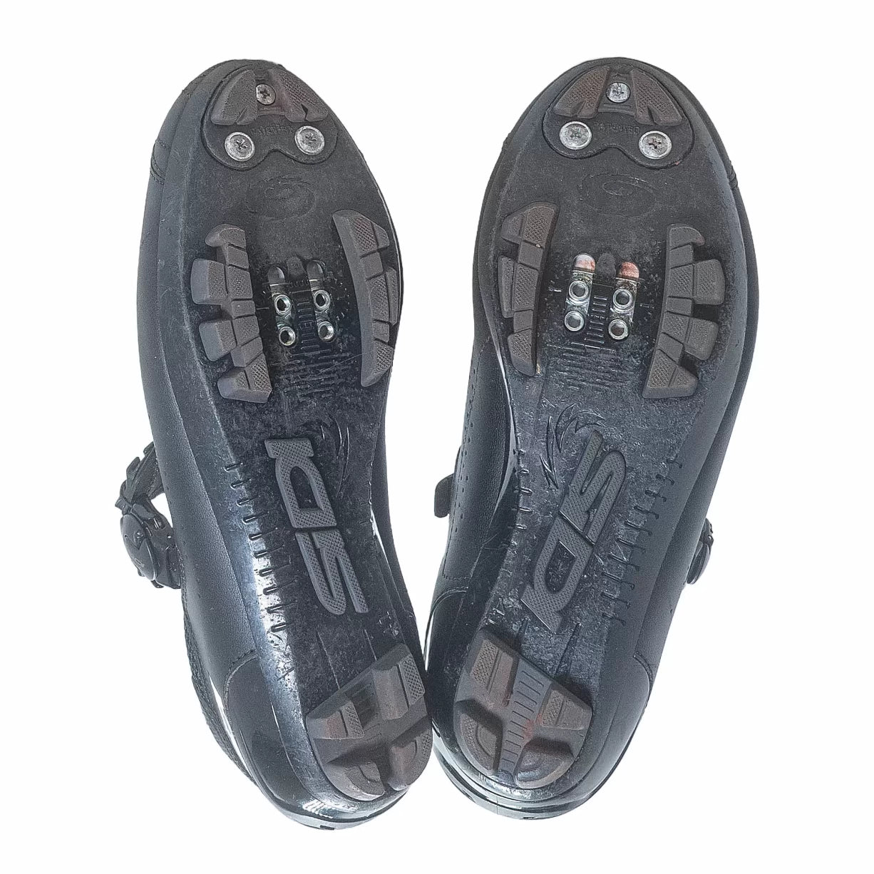 39.0Black