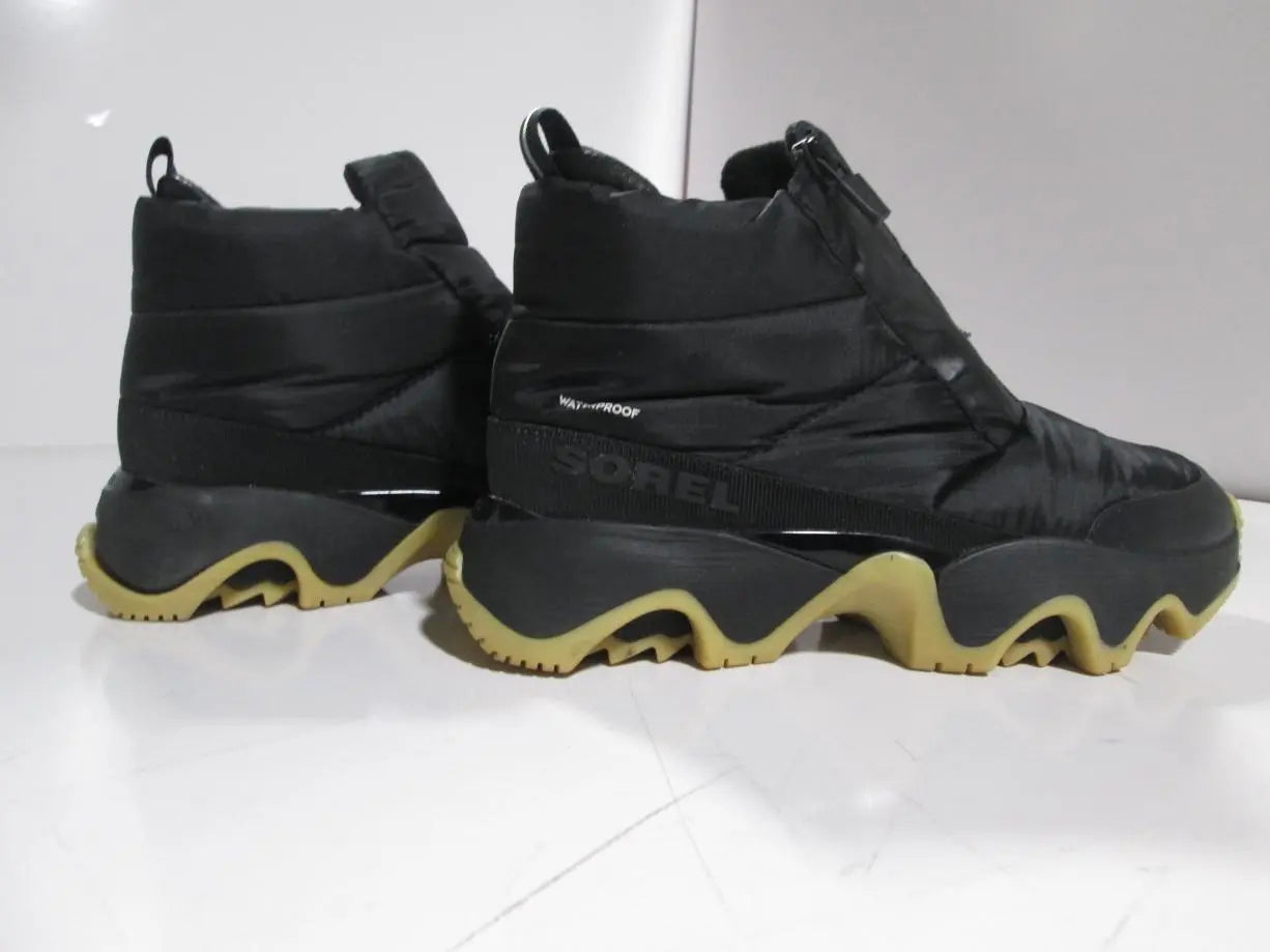 8Black/Sea Salt