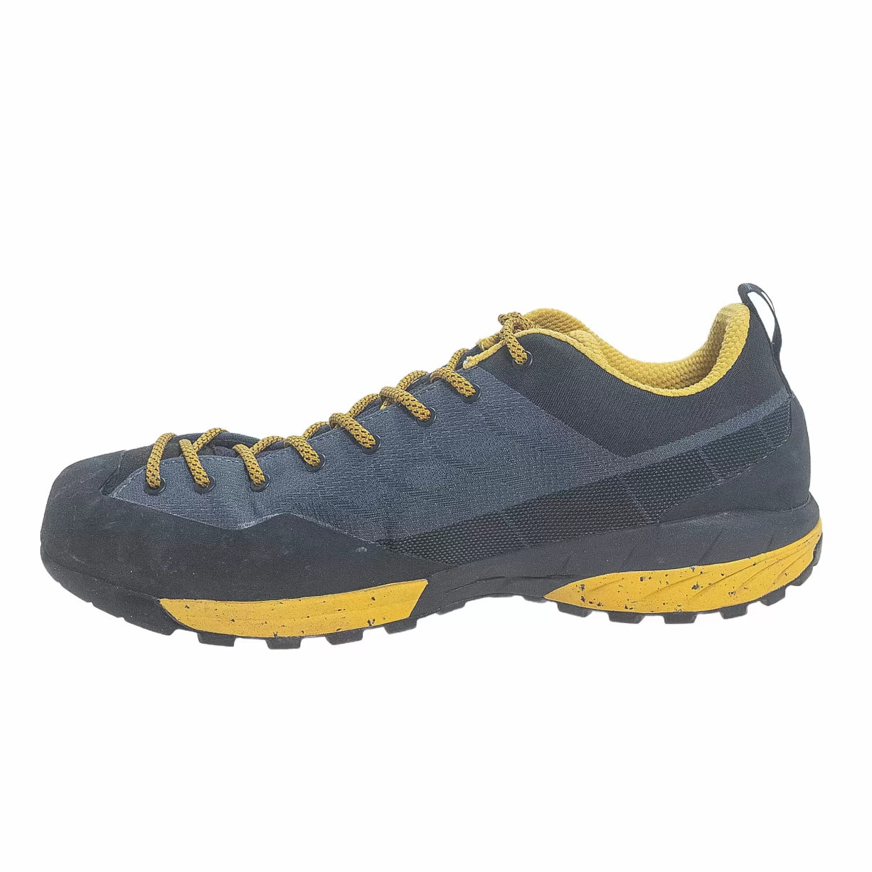 EU-44Black/Yellow