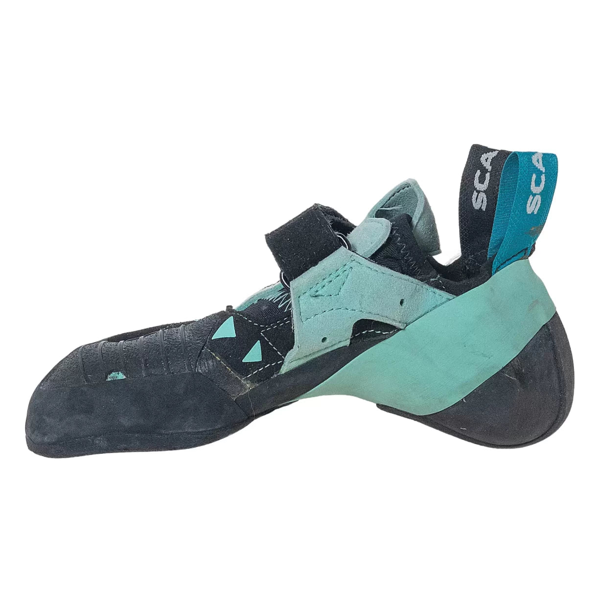 39.0Black