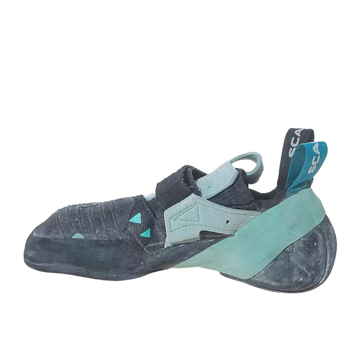 41.0Black/Blue