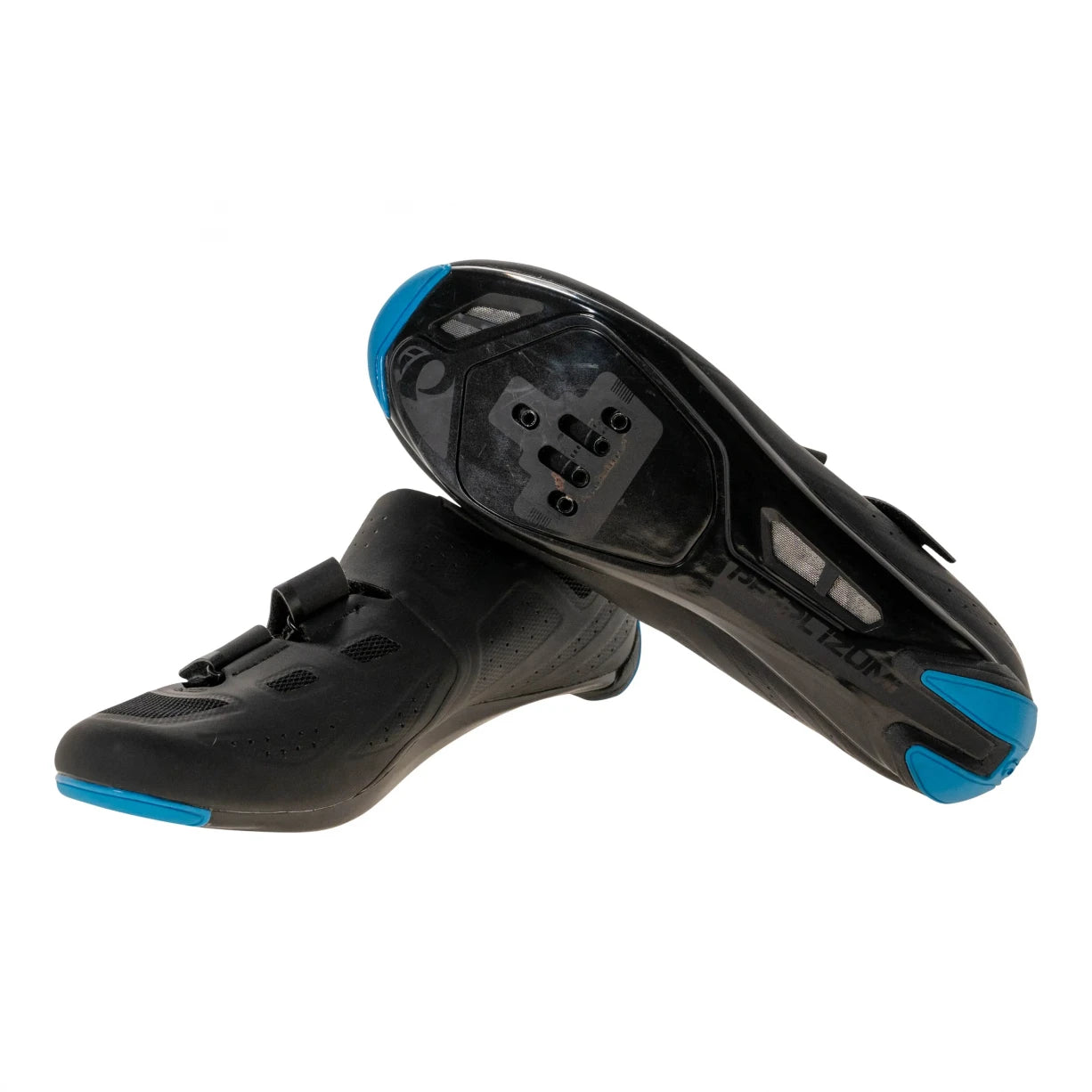 44.0Black/Black