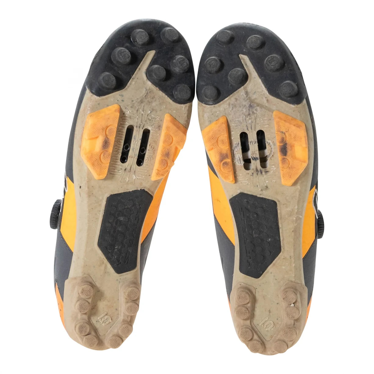 10Black / Orange