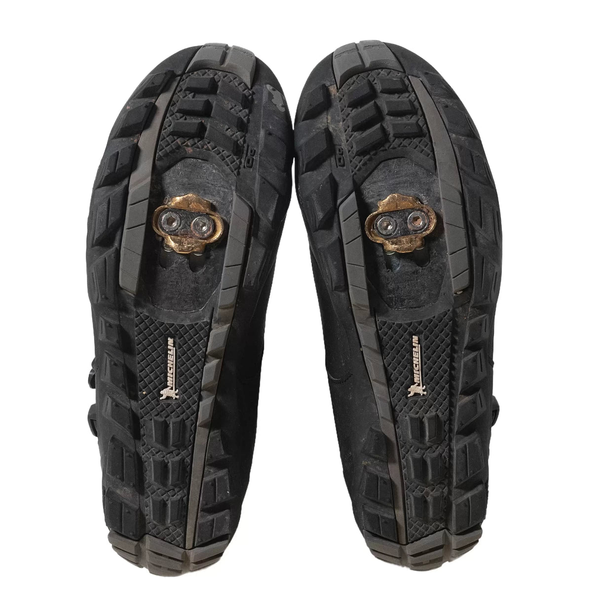 39.0Black