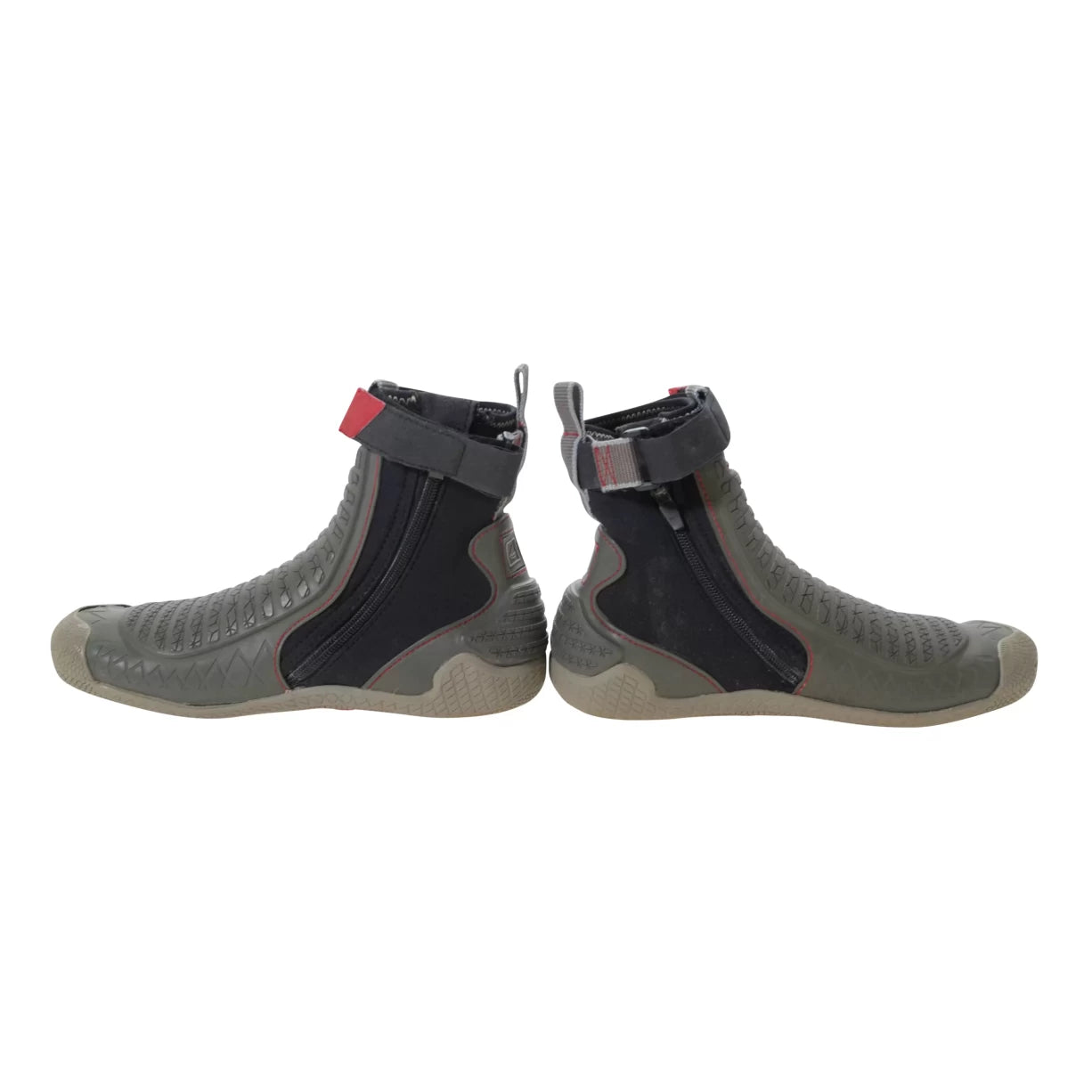 8Black/Olive