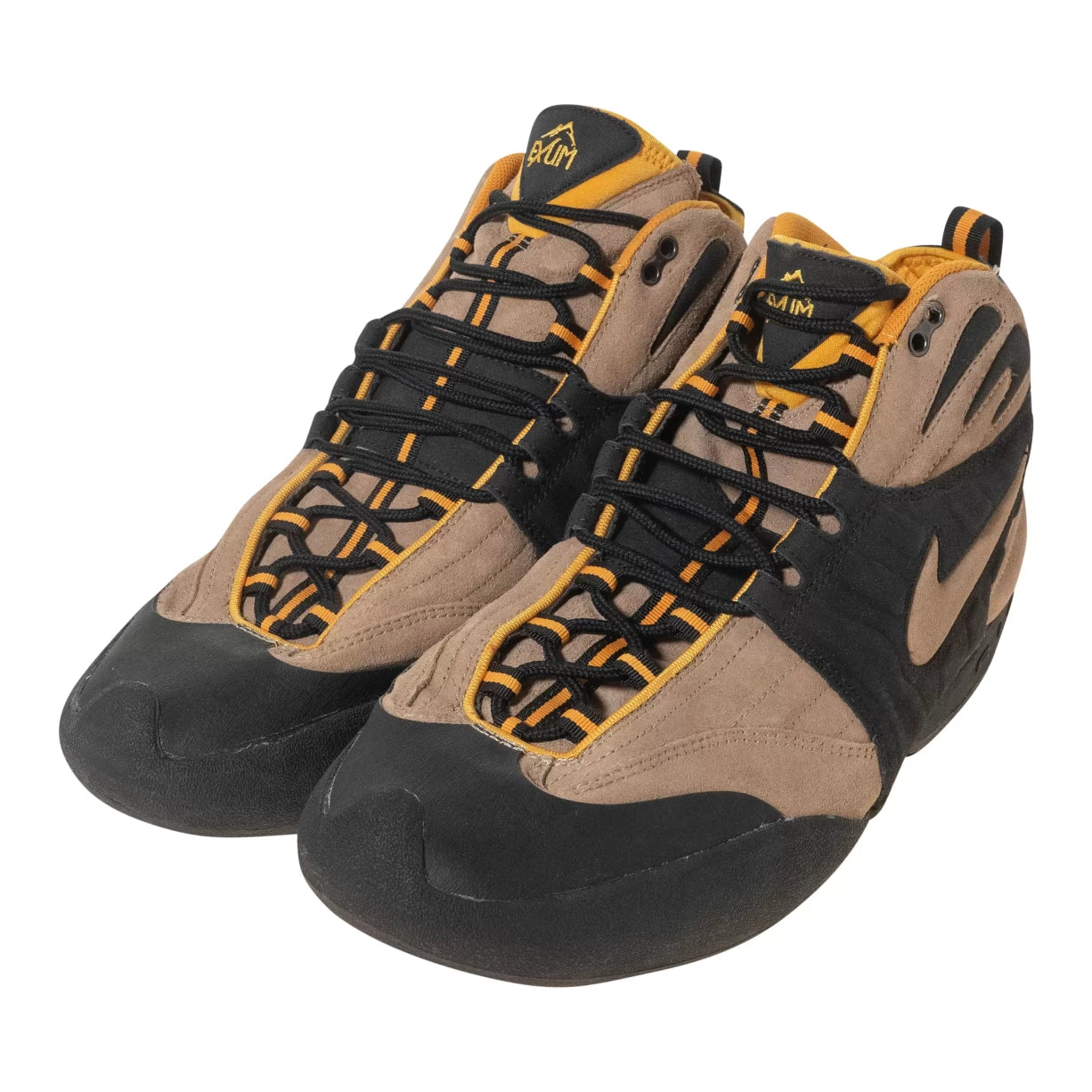 15Black/Tan