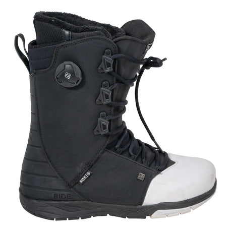 11Black/White