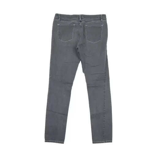 8 / 29Gray