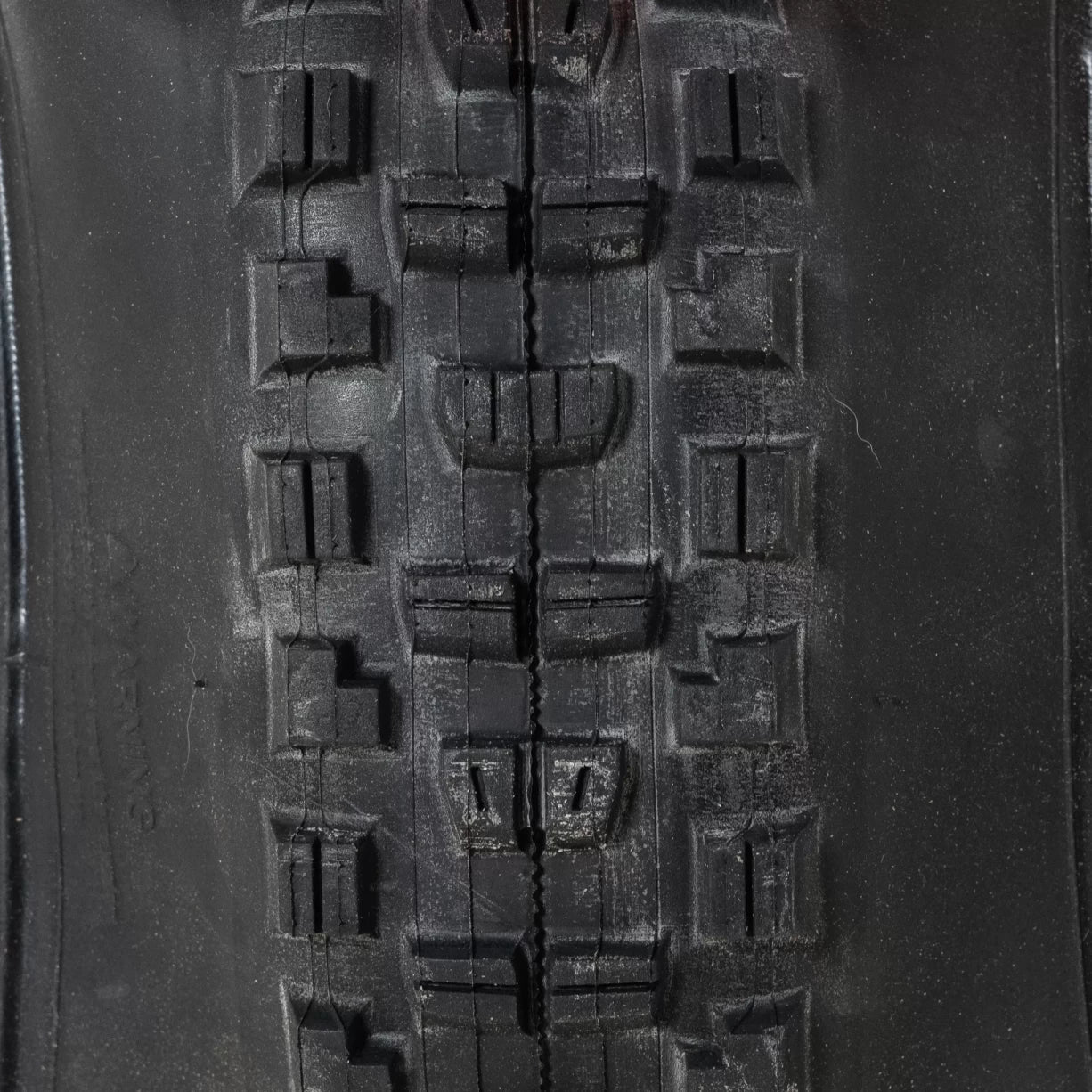 29x2.30Black