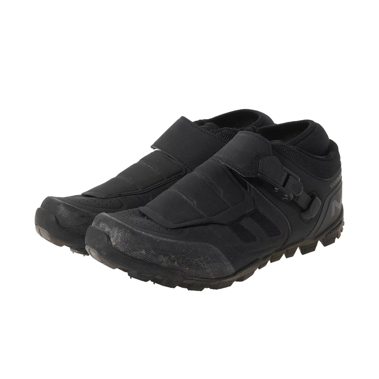 39.0Black