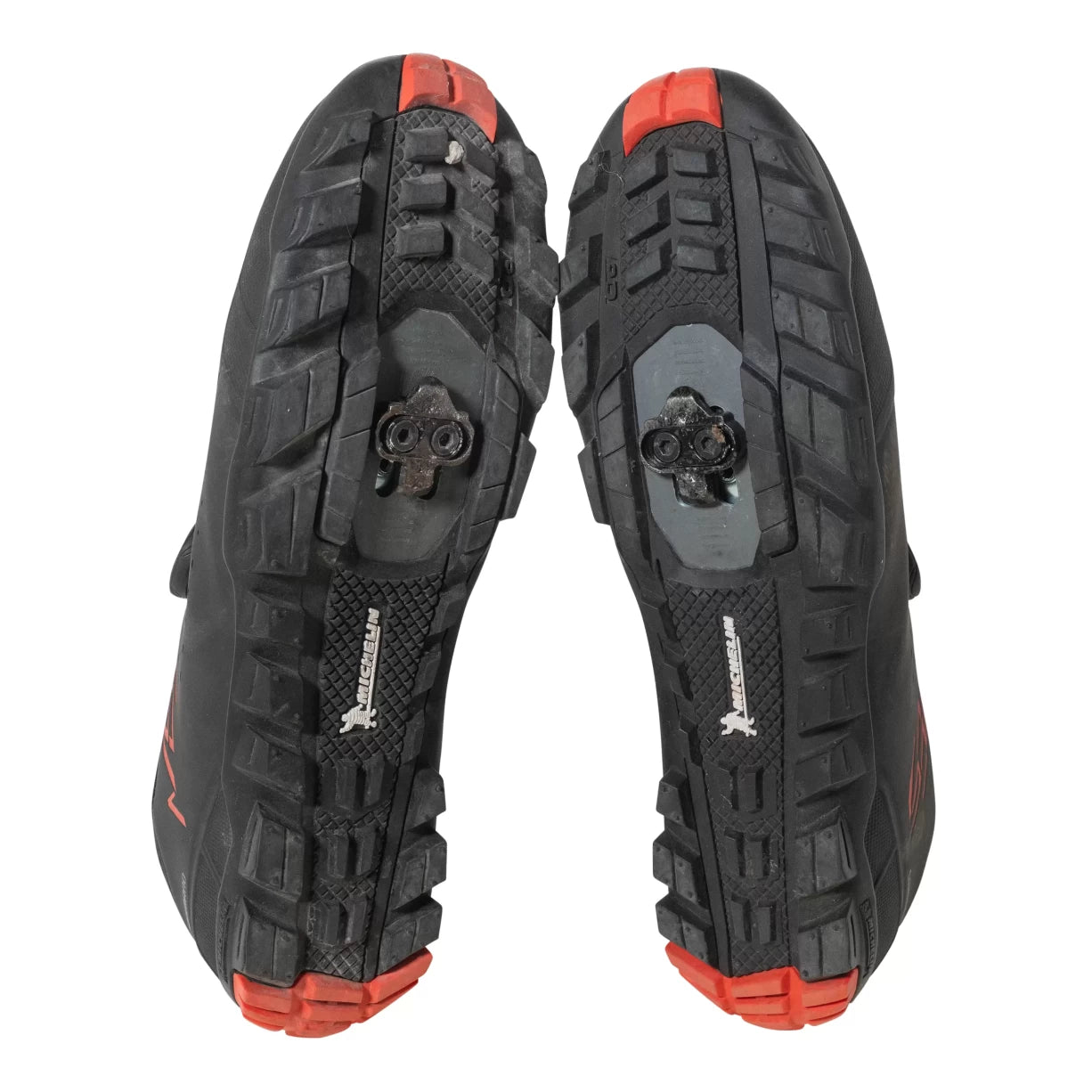 46Black / Red
