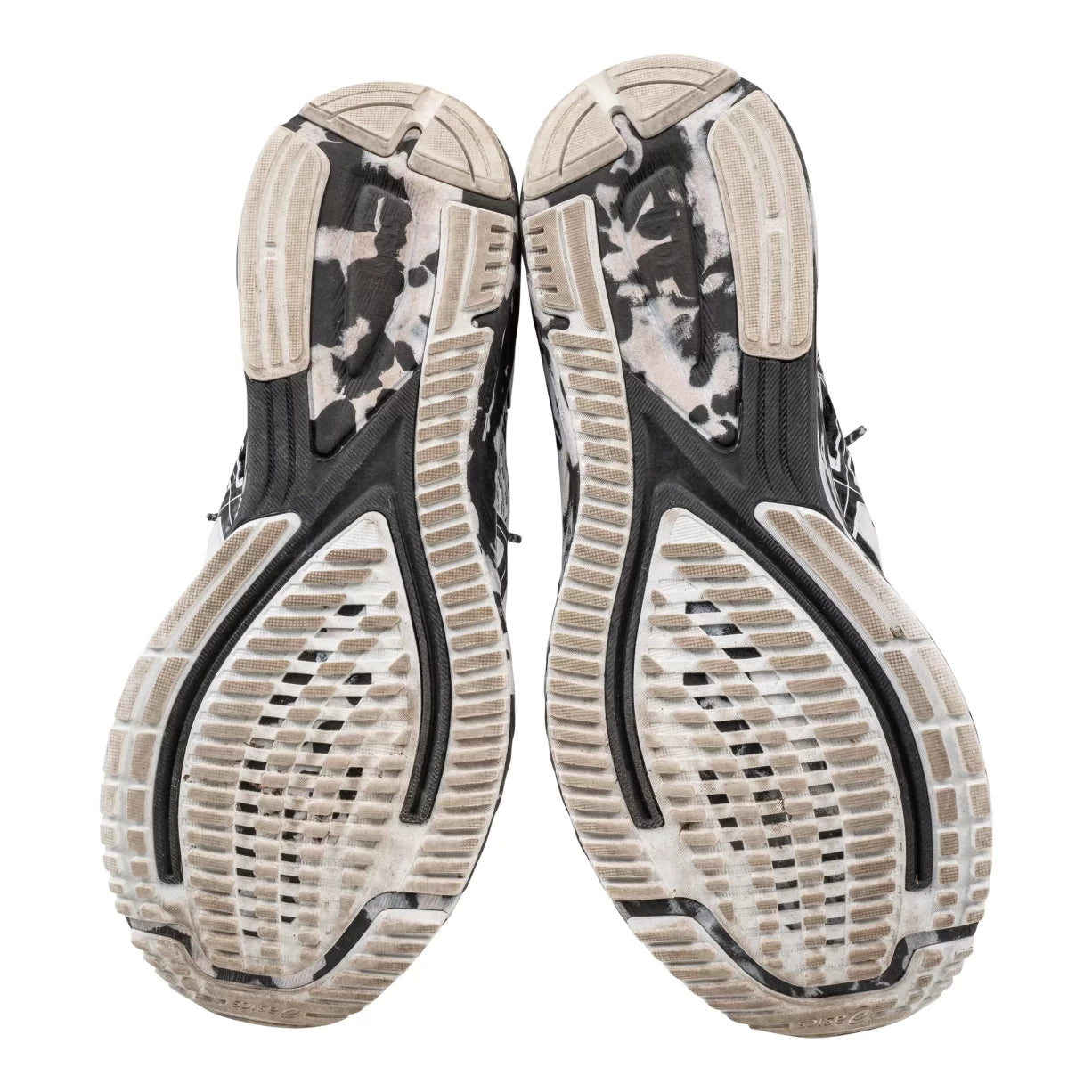 8.5Black/White