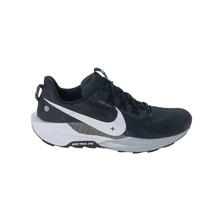 11Black/White